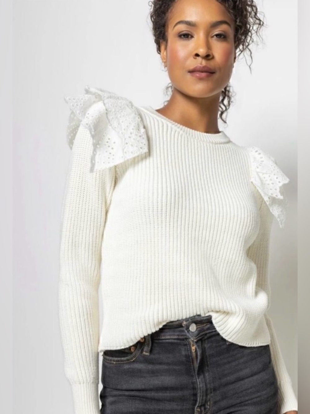 LILLA P Eyelet Ruffle Shoulder Trimmed Crew Neck Ribbed Sweater White Size L